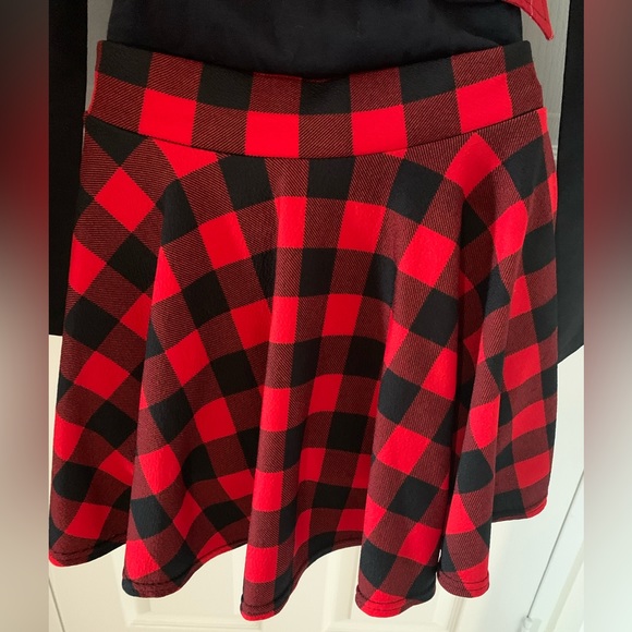 Red and Black Plaid Urban CoCo Stretchy Flared Mini Skater Skirt Size Small - Picture 3 of 8